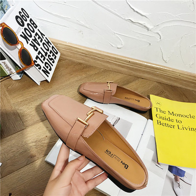 Μοντέρνες γυναικείες παντόφλες με πόρπη σε διάφορα χρώματα