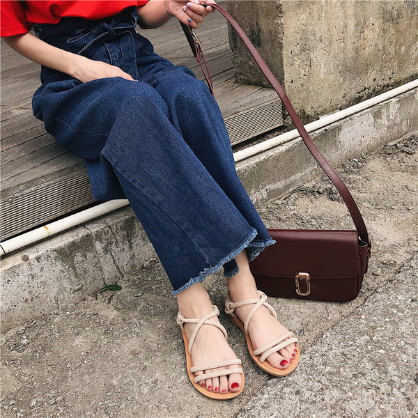 Удобни дамски ежедневни сандали в два цвята