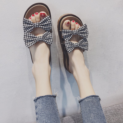 Γυναικείες παντόφλες με κορδέλες σε δύο χρώματα