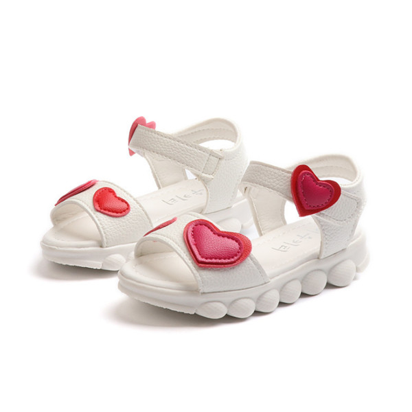 Άνετα παιδικά σανδάλια με λευκό και ροζ χρώμα σε σχήμα καρδιάς