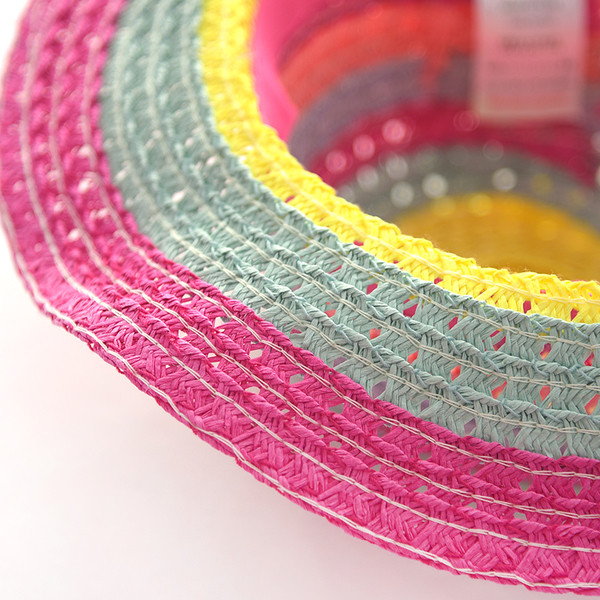 Детска цветна шапка за момичета с декорация цвете