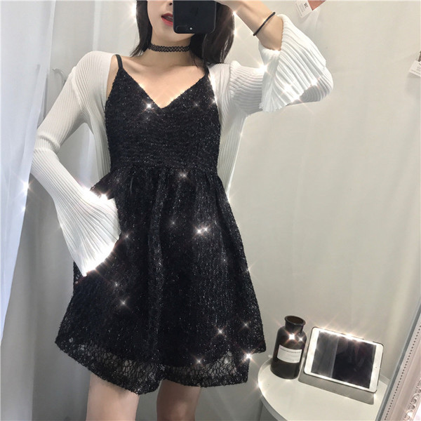 Нежна дамска рокля с дантела в два цвята 