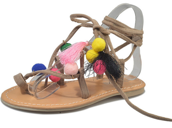 Ежедневни дамски сандали с декорация цветни пискюли и тпчета- в два цвята