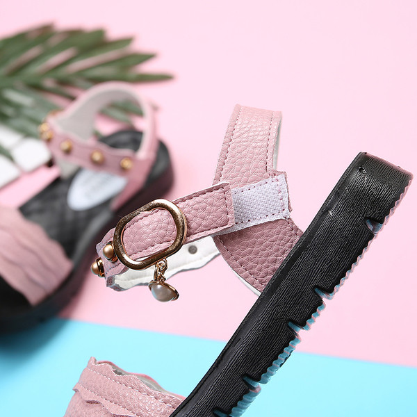 Sandale pentru fete pentru copii cu talpa plate si ochiuri in alb si roz