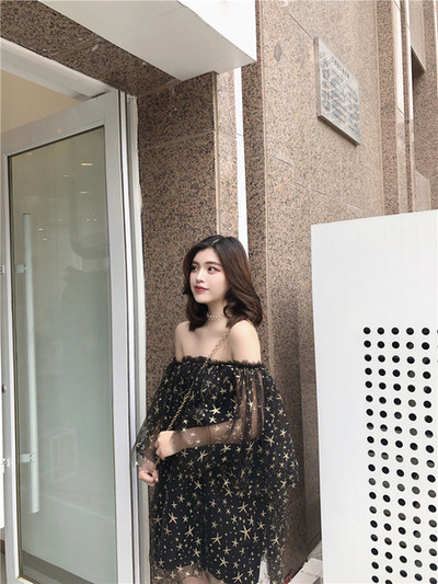 Rochie de damă cu mâneci căzute