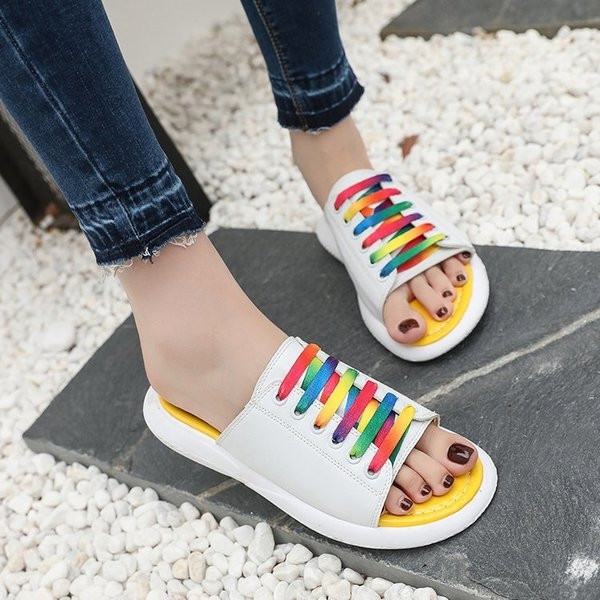 Ежедневни дамски чехли с цветна декорация