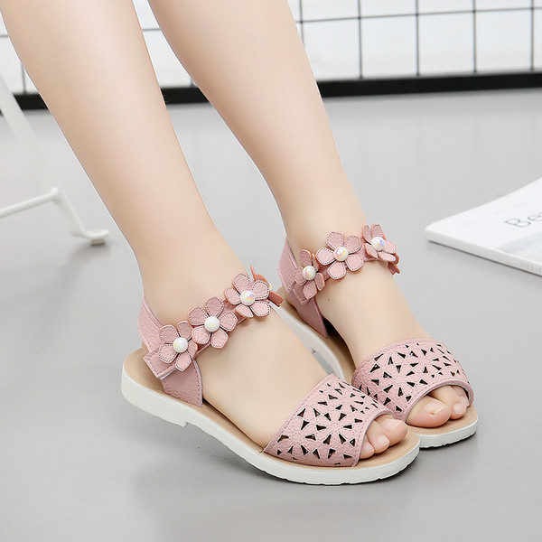 Sandale copii pentru fete cu motive florale si perle in alb si roz