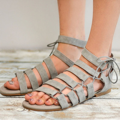 Sandale de damă cu bretele încrucișate și talpă plată - în trei culori