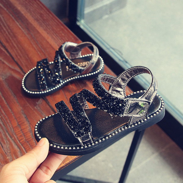 Sandale moderne pentru copii pentru fete cu pietre decorative în negru, roz, auriu și argintiu