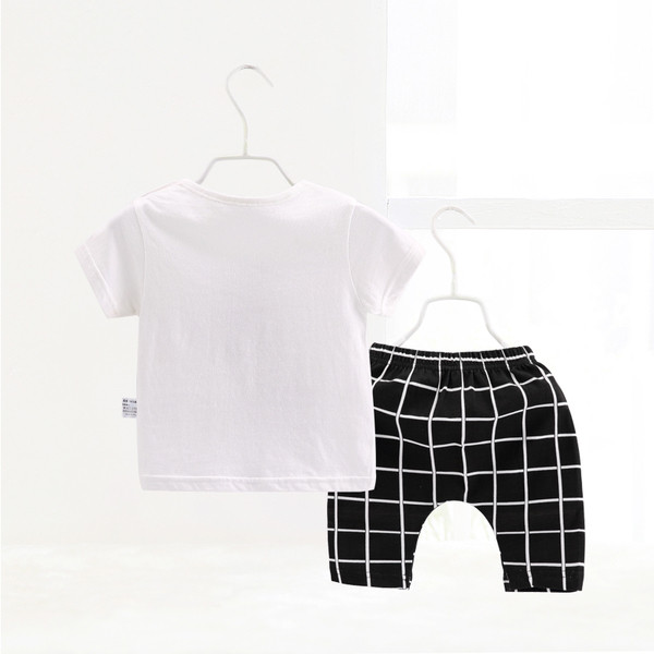 Set copii pentru fete si baieti - Tricou cu imprimeu si pantaloni in carouri