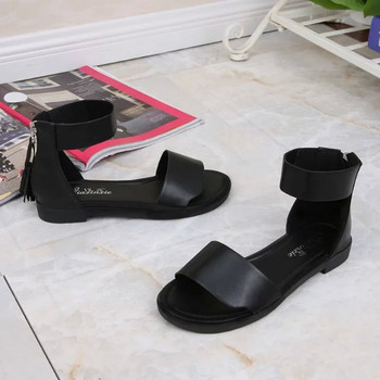 Ежедневни детски сандали за момичета с пискюли в черен, сив и бял цвят