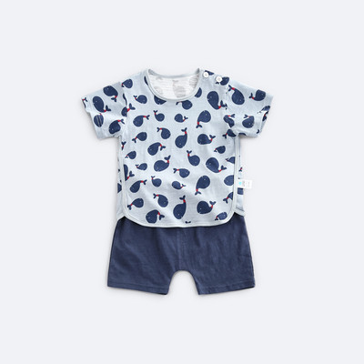 Set copii pentru baieti - tricou cu sampanie si pantaloni scurti