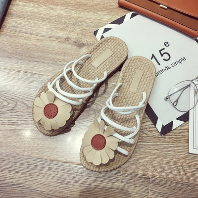 Papuci moderni de dama cu decor floral in doua culori