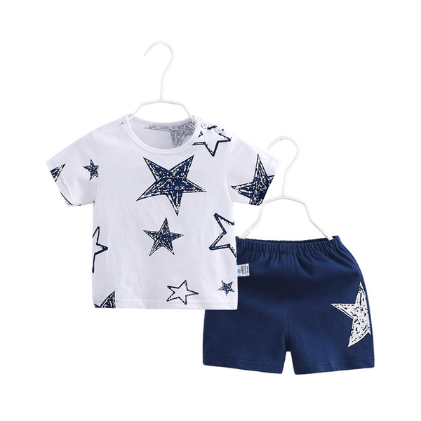 Set copii pentru baieti - tricou cu imprimeu stea si pantaloni scurti cu talie elastica