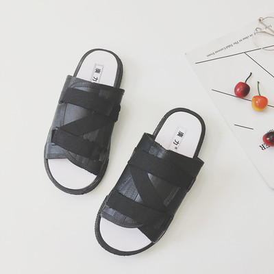 Papuci comozi de damă în alb și negru