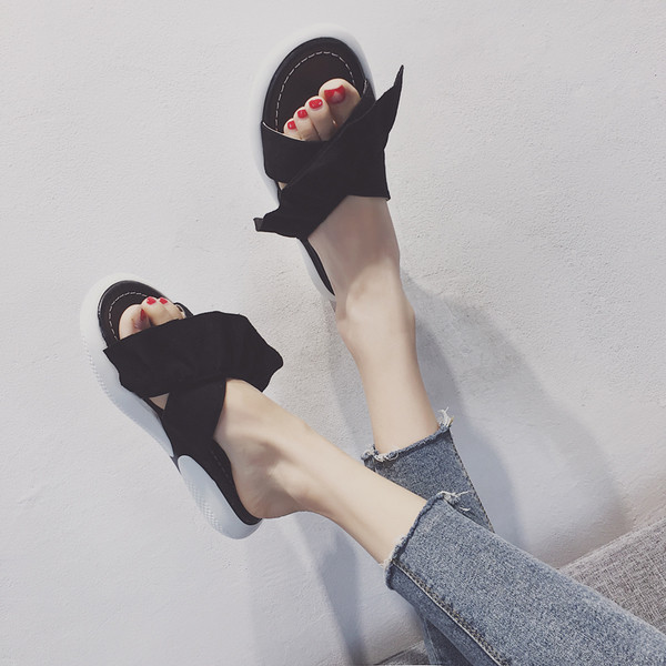 Papuci eleganti de dama pe talpa plata in doua culori