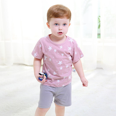 Детски комплект в два цвята - тениска с щампа и изчистени къси панталони