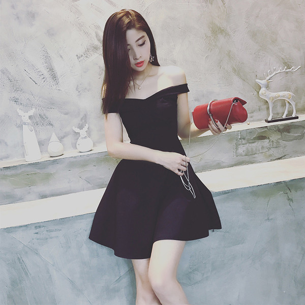 Σύντομο γυναικείο φόρεμα  με πτώση ώμων σε διάφορα χρώματα