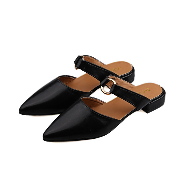 Papuci de damă eleganti ascuțiți din piele ecologică sunt în două culori