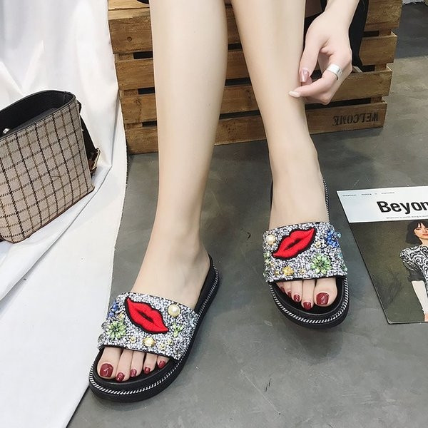 Papuci casual de dama cu pietre si broderie in alb si negru