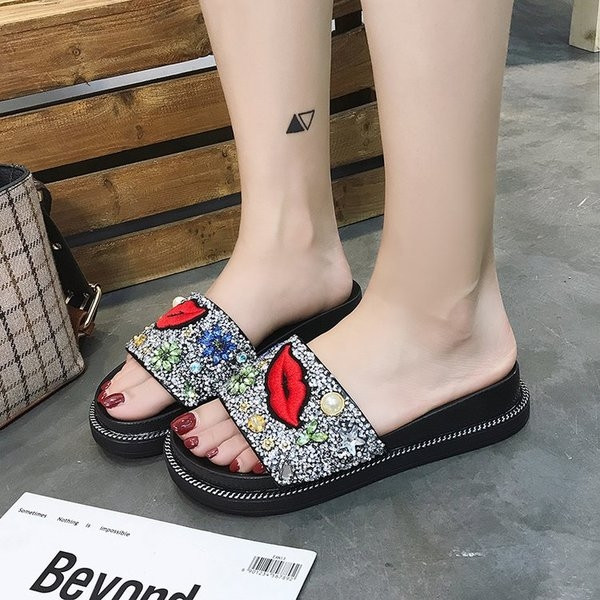 Papuci casual de dama cu pietre si broderie in alb si negru