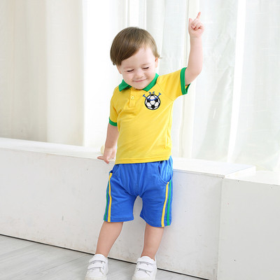 Детски спортен комплект - тениска с бродирана щампа и къси панталони с цветен кант