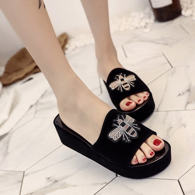 Papuci de dama pe platforma usoara cu broderie - doua modele