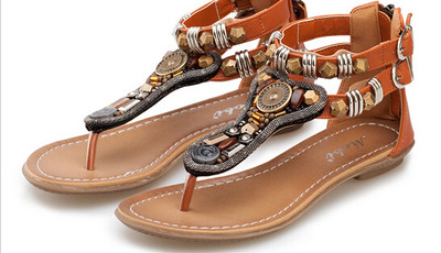 Ежедневни дамски сандали с метална декорация-в два цвята