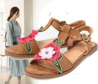 Sandale casual dama din piele ecologica cu broderie florala si talpa plata