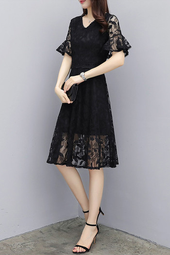 Свежа дамска дантелена рокля 