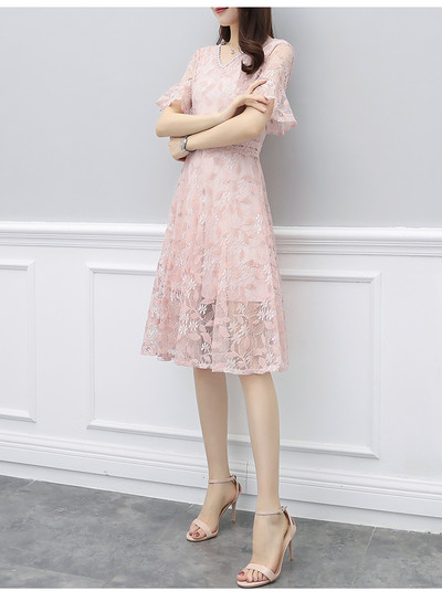 Свежа дамска дантелена рокля 