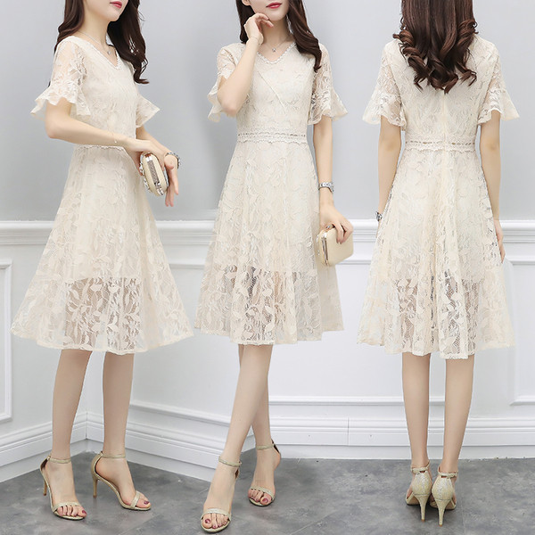 Свежа дамска дантелена рокля 