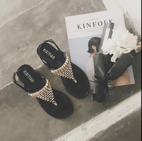 Sandale dama cu talpa plata si elemente de decor metalice si pietre - in doua culori