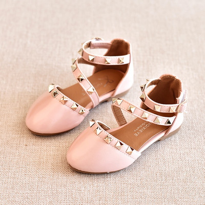 Детски модерни затворени сандалки за момичета с капси в черен, бежов и розов цвят