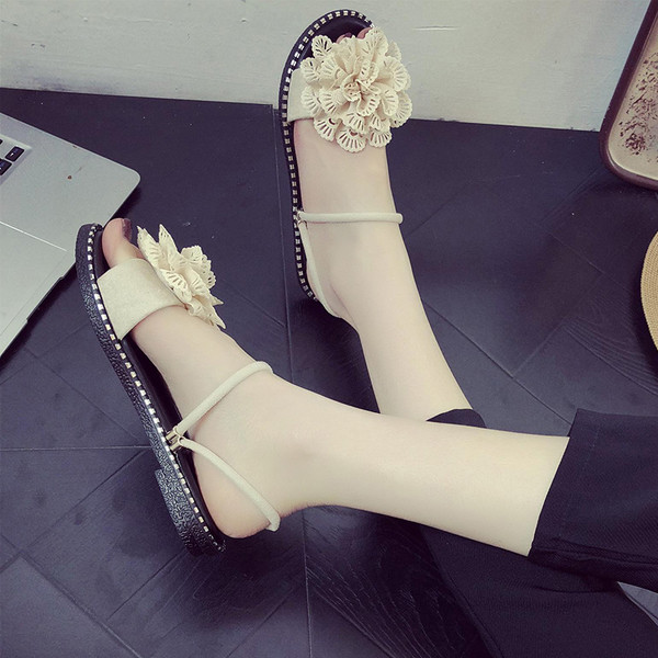 Papuci moderni de dama cu decor floral in trei culori