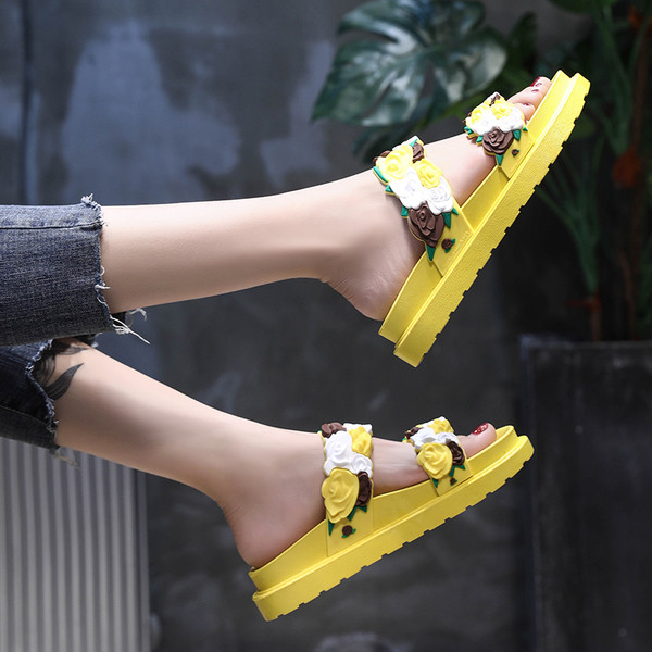 Papuci confortabili de dama cu decor floral 3D in trei culori