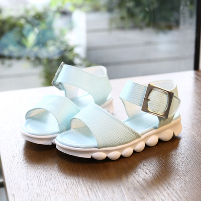 Παιδικά άνετα σανδάλια με ψηλή επίπεδη σόλα σε μπλε, λευκό και ροζ χρώμα