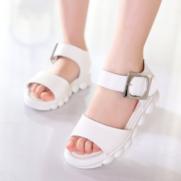 Παιδικά άνετα σανδάλια με ψηλή επίπεδη σόλα σε μπλε, λευκό και ροζ χρώμα