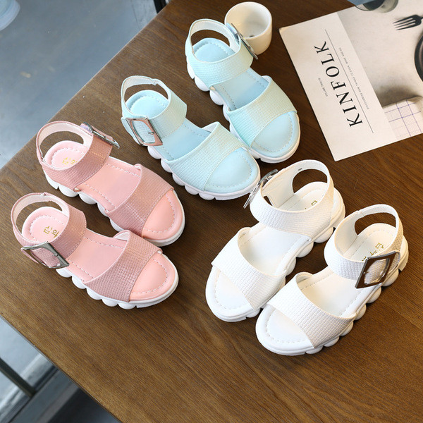Παιδικά άνετα σανδάλια με ψηλή επίπεδη σόλα σε μπλε, λευκό και ροζ χρώμα