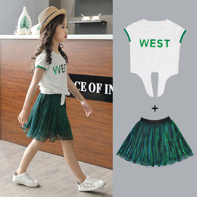 Детски модерен комплект - тениска с надпис и плисирана пола в модерно зелено