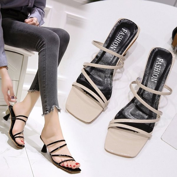 Papuci de dama in doua culori cu toc jos