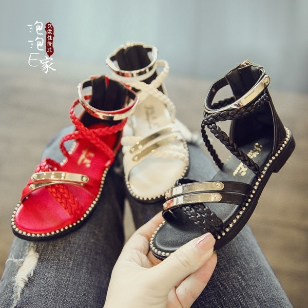 Παιδικά σανδάλια για κορίτσια με επίπεδη σόλα σε μαύρο, κόκκινο και λευκό χρώμα