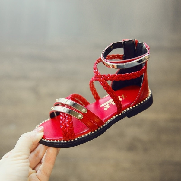 Παιδικά σανδάλια για κορίτσια με επίπεδη σόλα σε μαύρο, κόκκινο και λευκό χρώμα