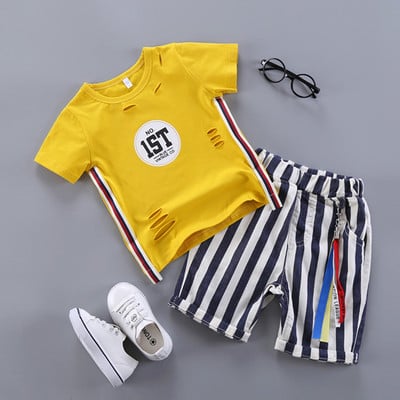 Set modern pentru copii - Tricou cu motive rupte si pantaloni cu dungi