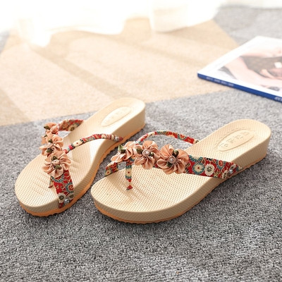 Ежедневни дамски чехли с 3D декорация в два цвята