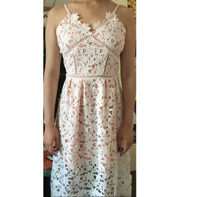 Rochie moderna din dantela in mai multe culori