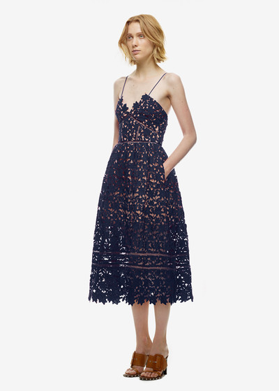 Rochie moderna din dantela in mai multe culori