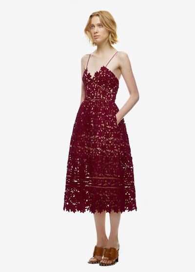 Rochie moderna din dantela in mai multe culori