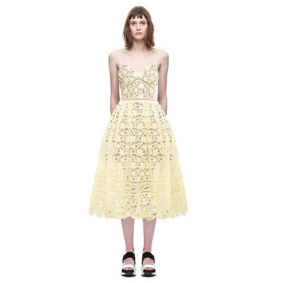 Rochie moderna din dantela in mai multe culori