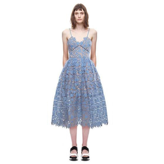 Rochie moderna din dantela in mai multe culori